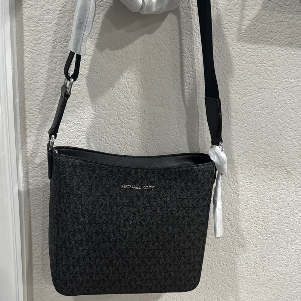 NWT Michael Kors Jet Set Bag - Picture 1 of 4